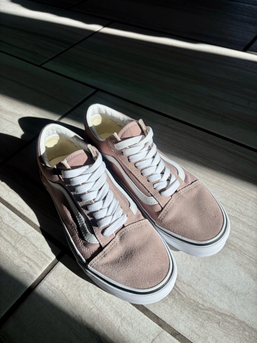 Vans Old Skool Women's Sneakers in Dusty Pink and White
